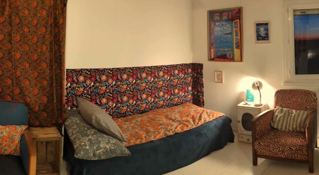 Vue du cabinet, divan et deux fauteuils. psychanalyste Uzès